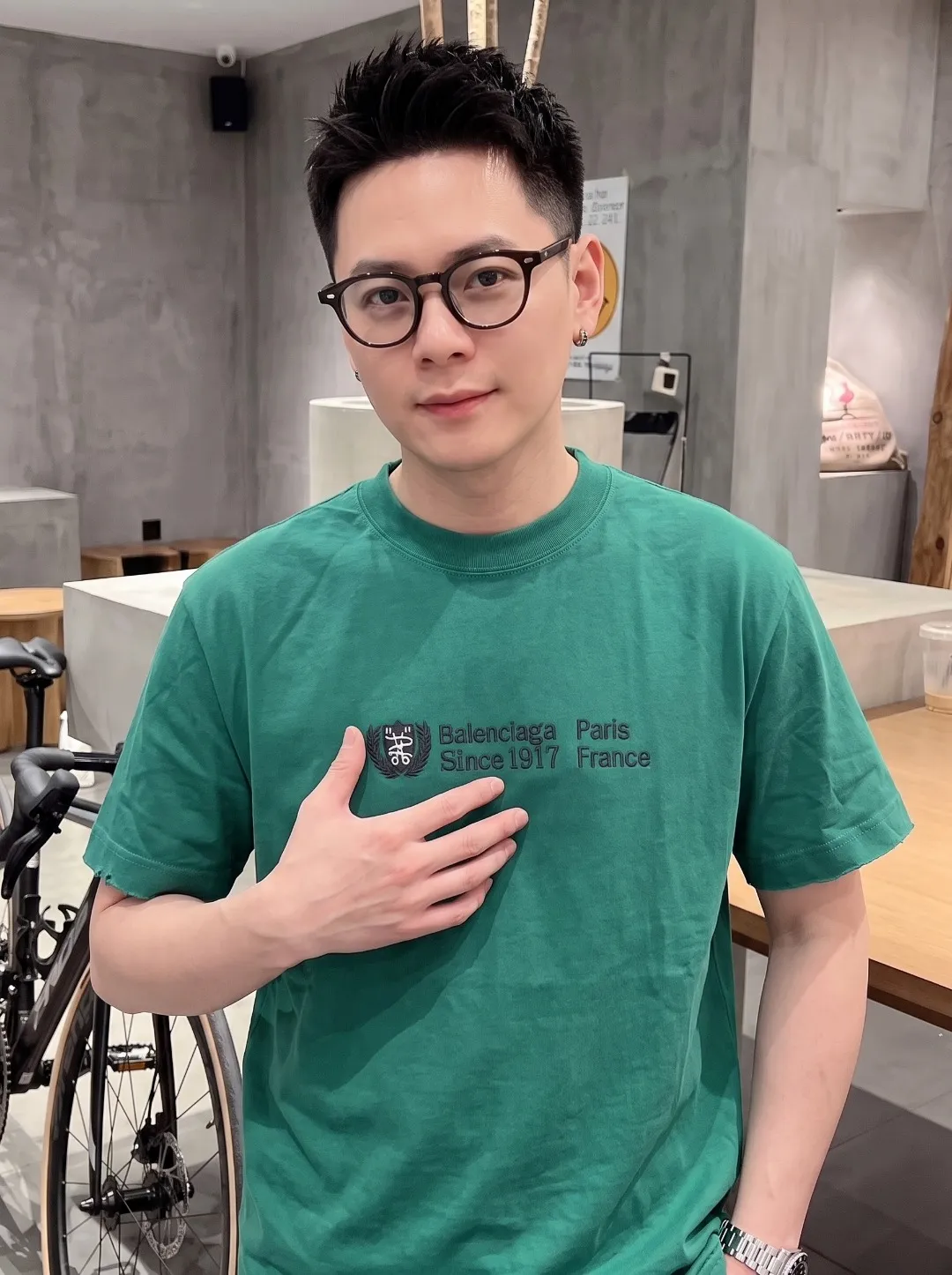 P100✨🔥 [BALENCIAGA] 2026FW short-sleeved T-shirt Premium 26s double yarn 300g fabric embroidery fraying process Color: Black White Green Size: S M L XL 2XL